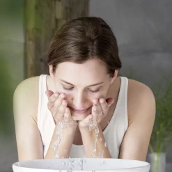 Weleda Zarter Reinigungsschaum 7 Weleda Zarter Reinigungsschaum -Satin Naturel shop MAM 7460111 SHOP IMAGE 1.4