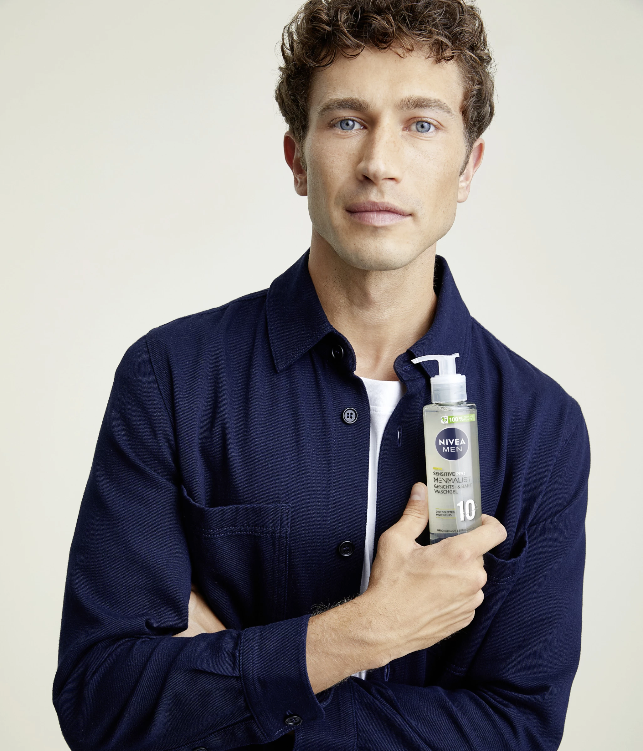 NIVEA MEN Sensitive Pro Menmalist Gesichts- & Bart Waschgel 3 NIVEA MEN Sensitive Pro Menmalist Gesichts- & Bart Waschgel – Bild 3