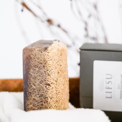 Lifsu Lavendel Duschseife Mit Luffa 11 Lifsu Lavendel Duschseife Mit Luffa -Satin Naturel shop MAM 9565601 SHOP IMAGE 1.4